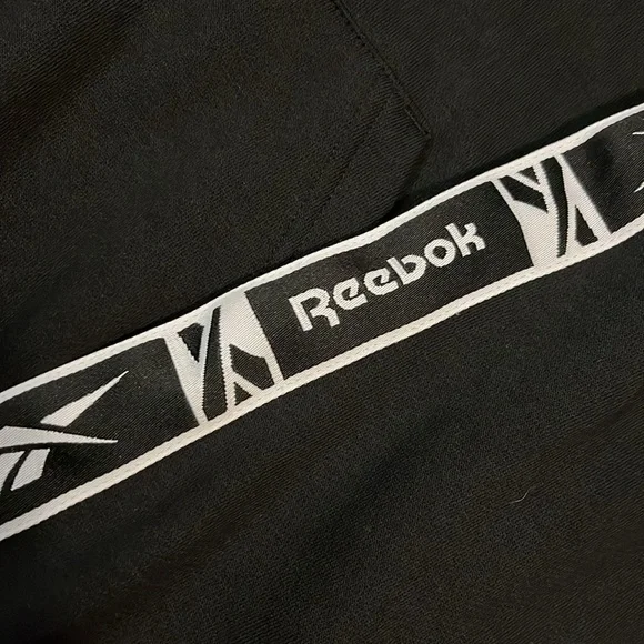 Reebok Black Hoodie Size Medium - Picture 4 of 8